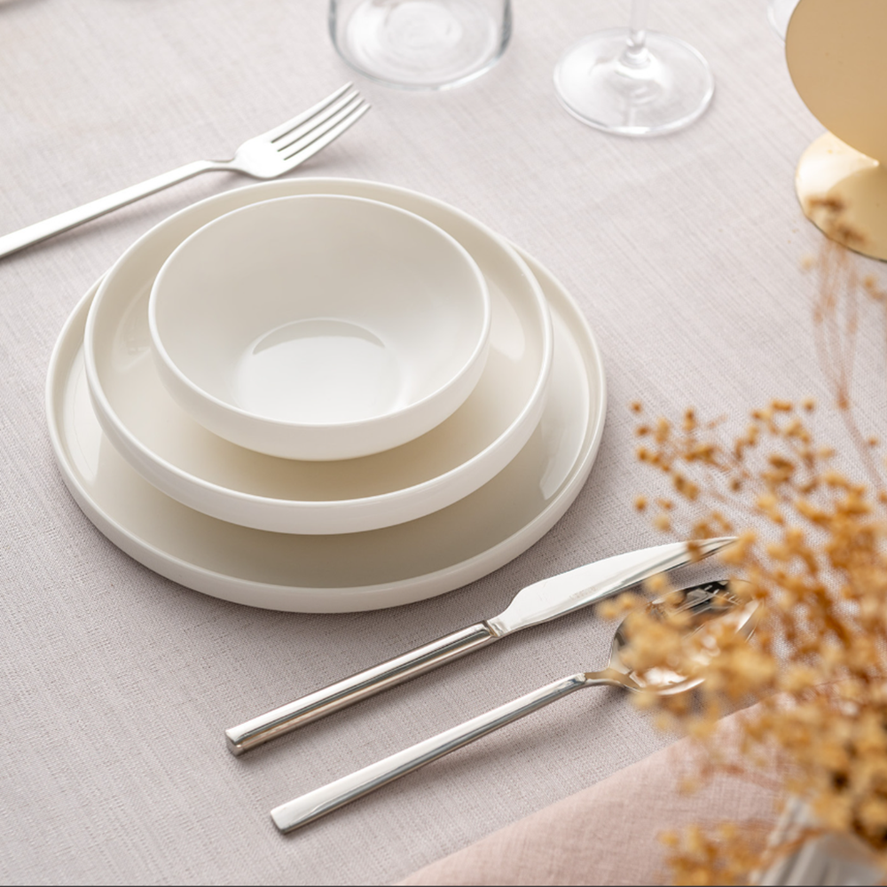 İSTANBUL PORSELEN AKİS 18 PARÇA YEMEK TAKIMI